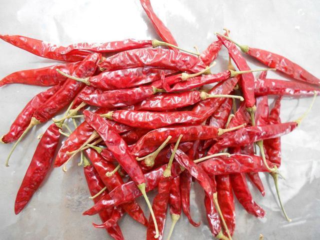 Buy Aachi Red Chilli Long With Stem 250G Online